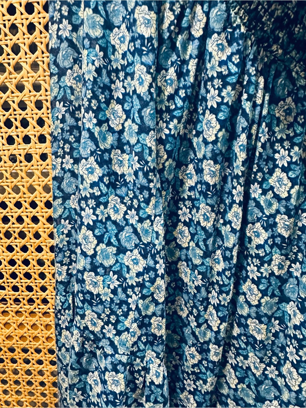 aerie Blue Floral Smocked Super Wide Leg Pants - sz L - Picture 5 of 5